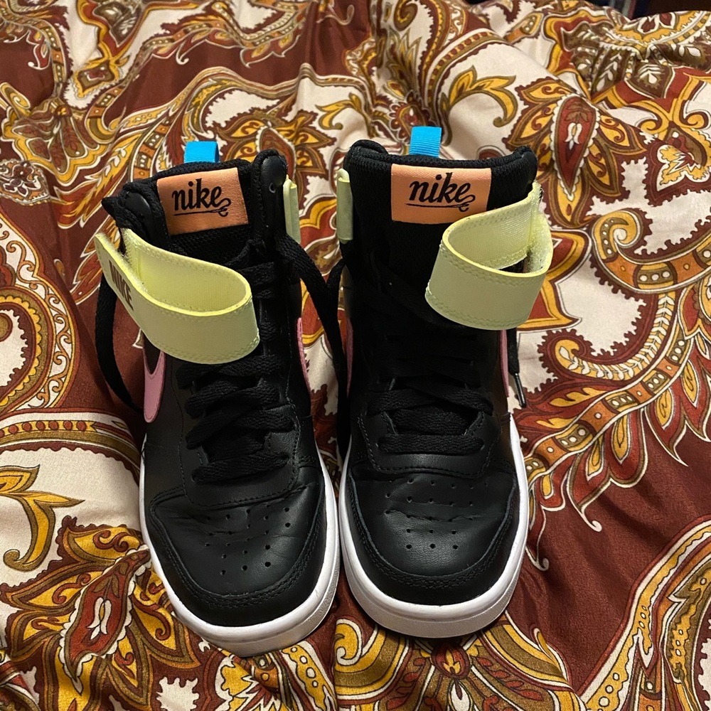 Girls Nike shoes.